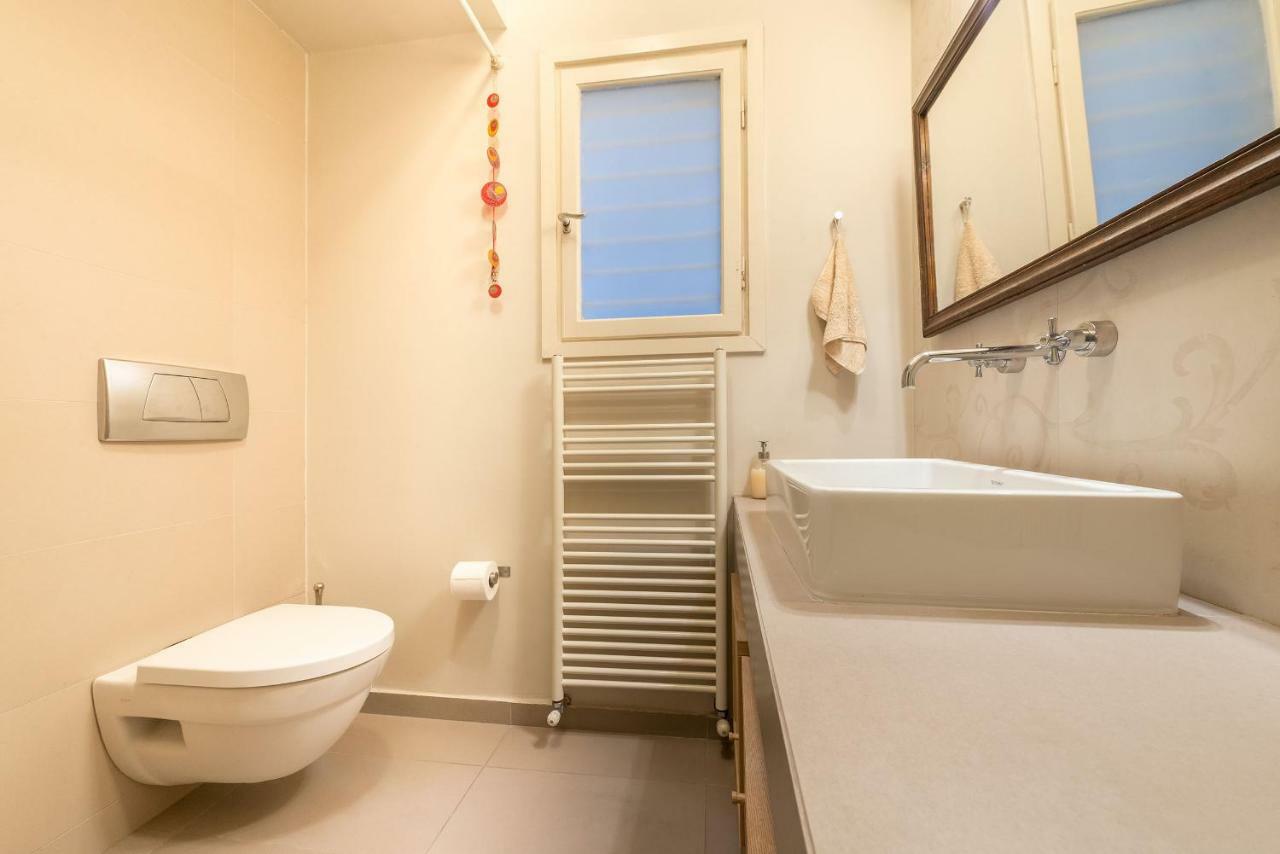 Stylish Flat With Veranda In The Heart Of Athens Luaran gambar