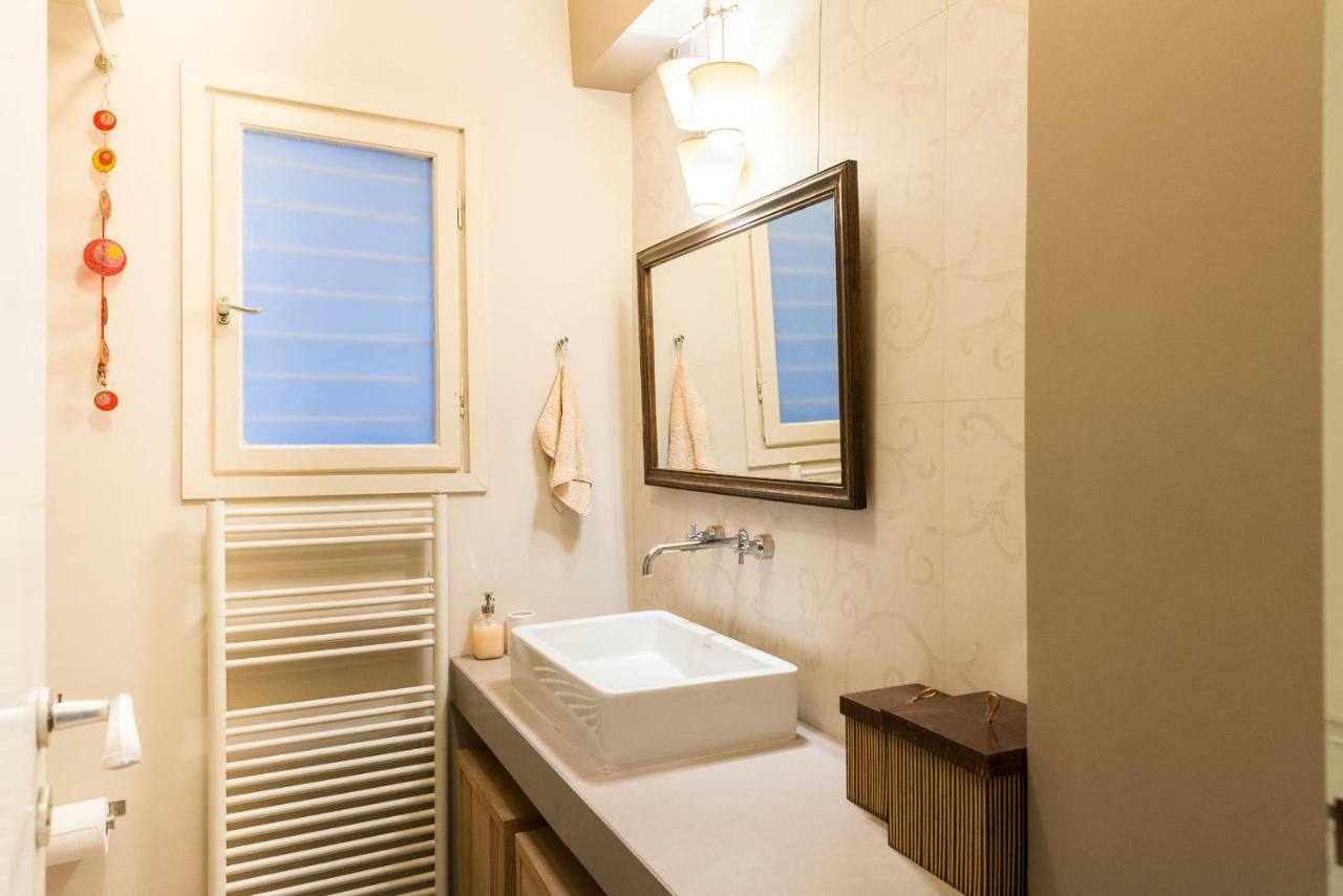Stylish Flat With Veranda In The Heart Of Athens Luaran gambar